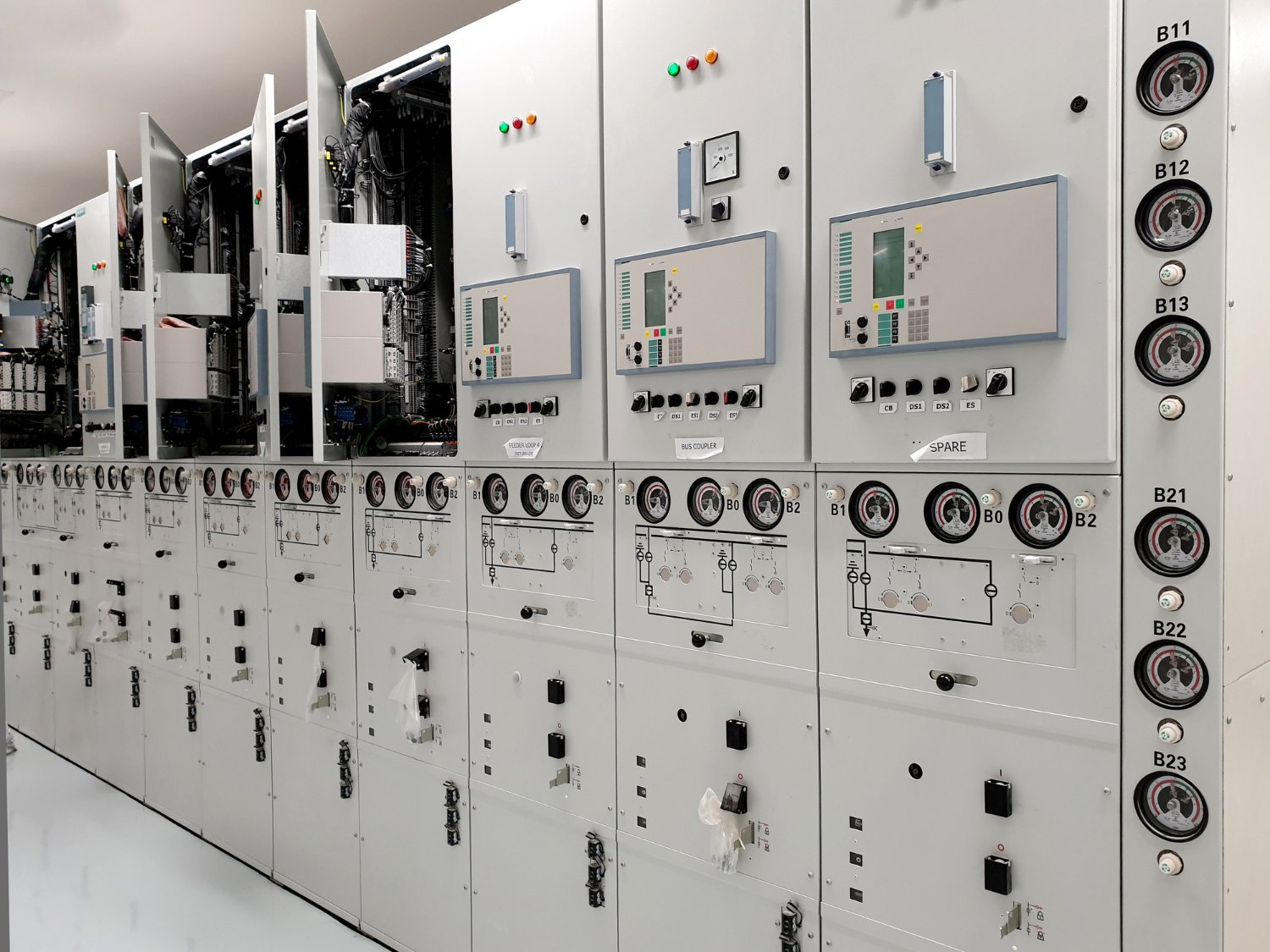 mediumvoltage-gasinsulated-switchgear-gis-installation-test-inspection